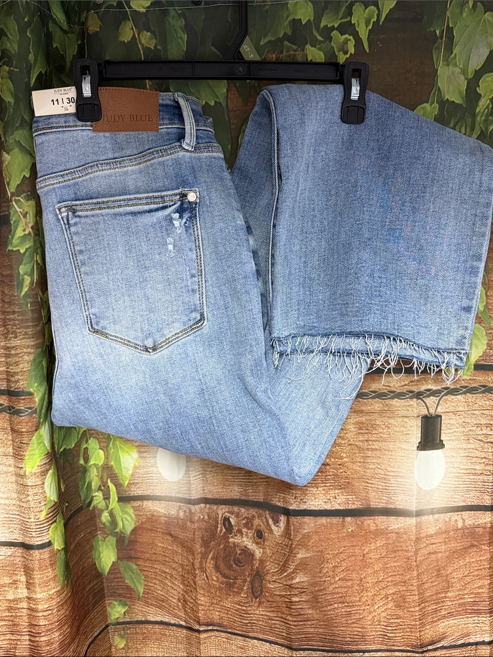 🆕Judy Blue Light Blue Frayed Hem Ankle Jeans